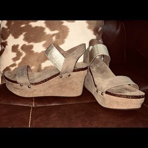 New Indigo rd. Wedge heels